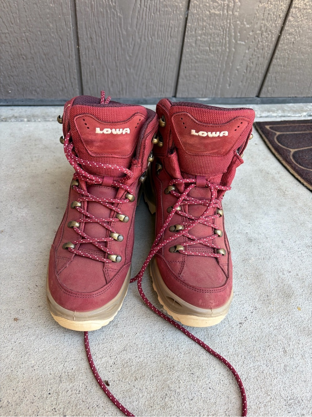 LOWA Women's GTX Mid Red Chili leather nubuck size 9